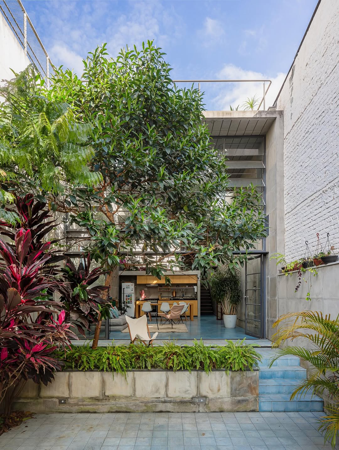 Type7 in São Paulo: A 5-Meter House Built for Filmmakers by 23 SUL (image 3)