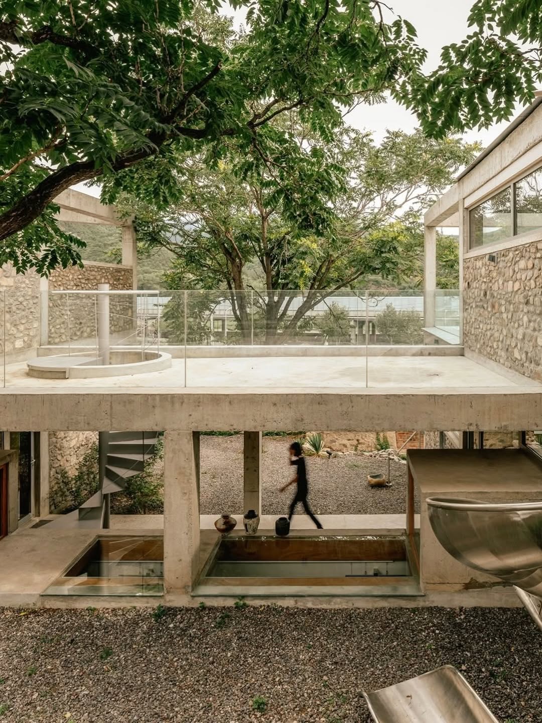 CHAOFFICE TURNED A BEIJING WASTELAND INTO A HOUSE WITH A SLIDE (image 7)