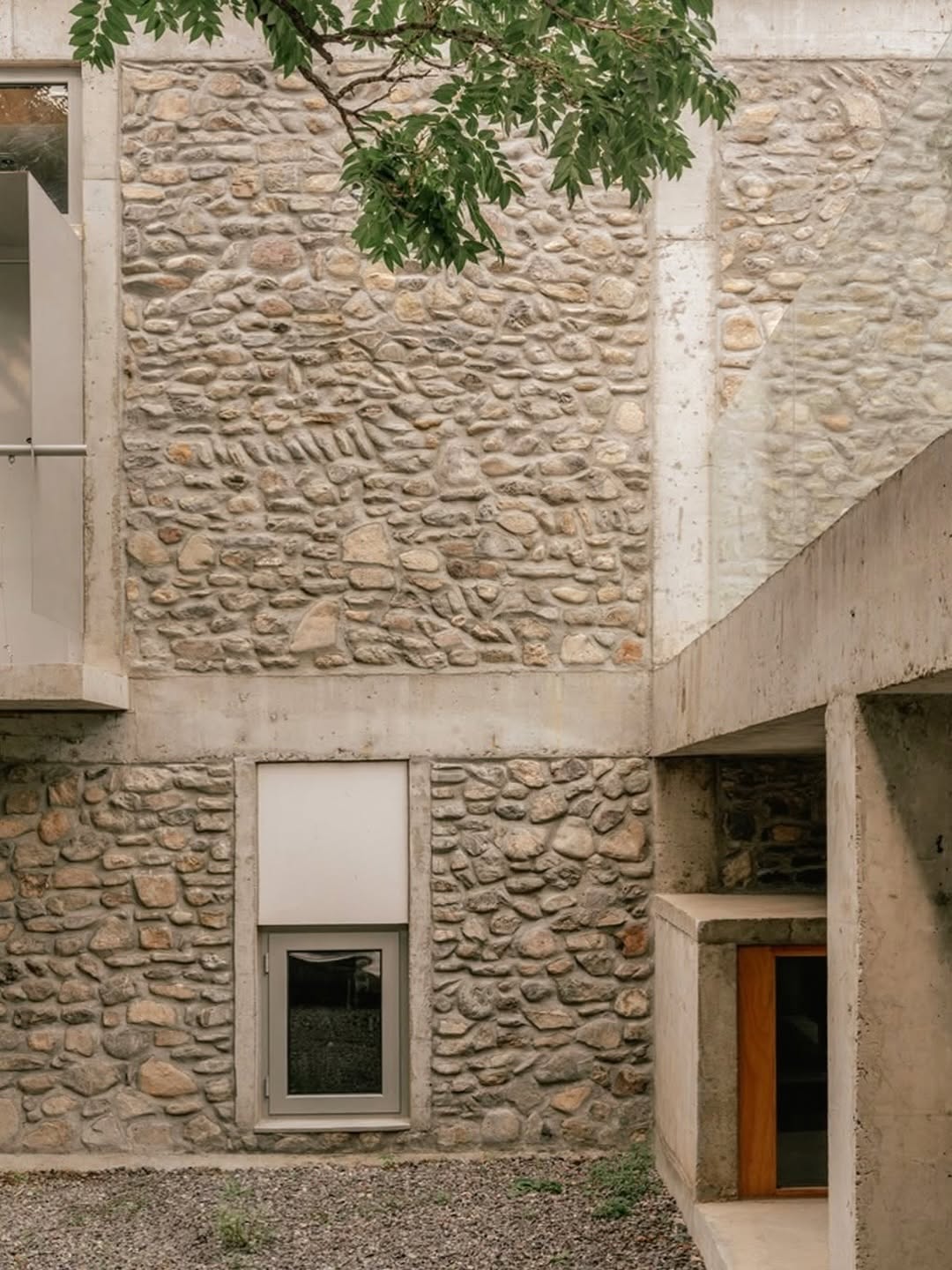 CHAOFFICE TURNED A BEIJING WASTELAND INTO A HOUSE WITH A SLIDE (image 9)
