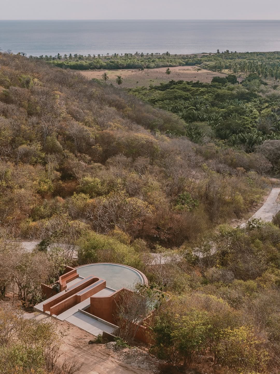 CASA TOBI SITS ON OAXACAN CLIFF FOR ONE SPECIFIC PURPOSE (image 3)