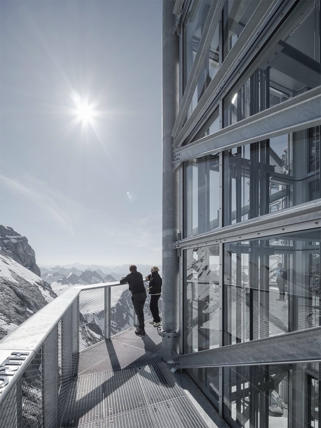 HERZOG DE MEURON TURNS AN ARMY TOWER INTO A PEAK (image 5)