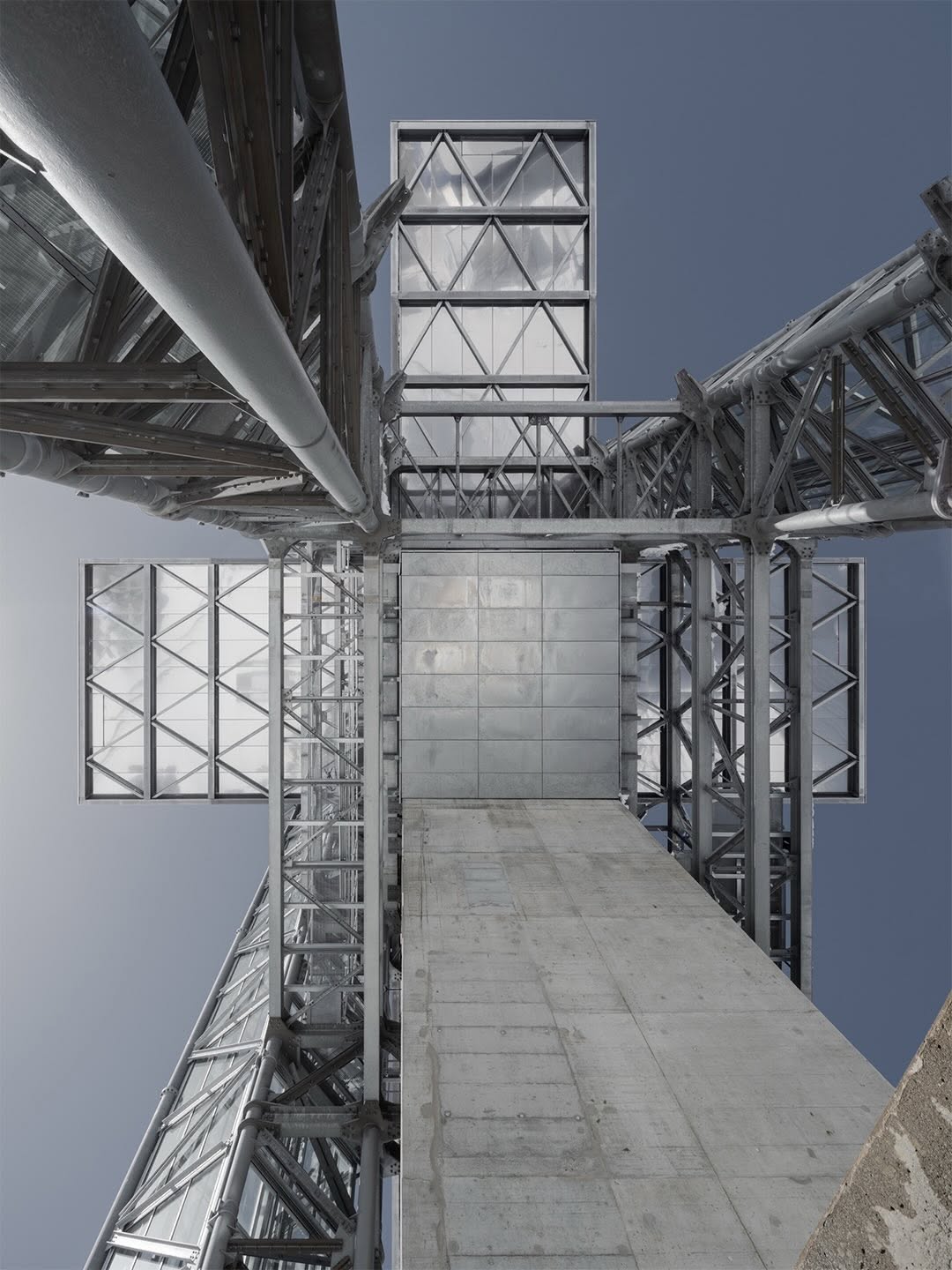 HERZOG DE MEURON TURNS AN ARMY TOWER INTO A PEAK (image 7)
