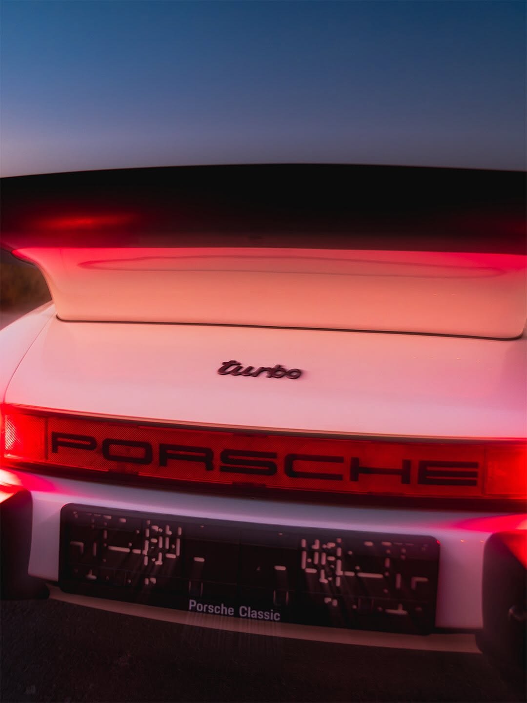 PORSCHE 930 AND 996 GT2 SHARED THE SAME MENACE (image 2)