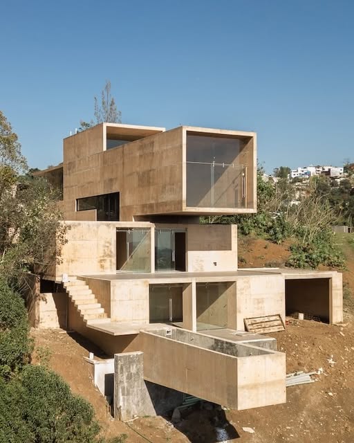 CASA AV ROTATES 9 DEGREES TO CATCH PICO DE ORIZABA