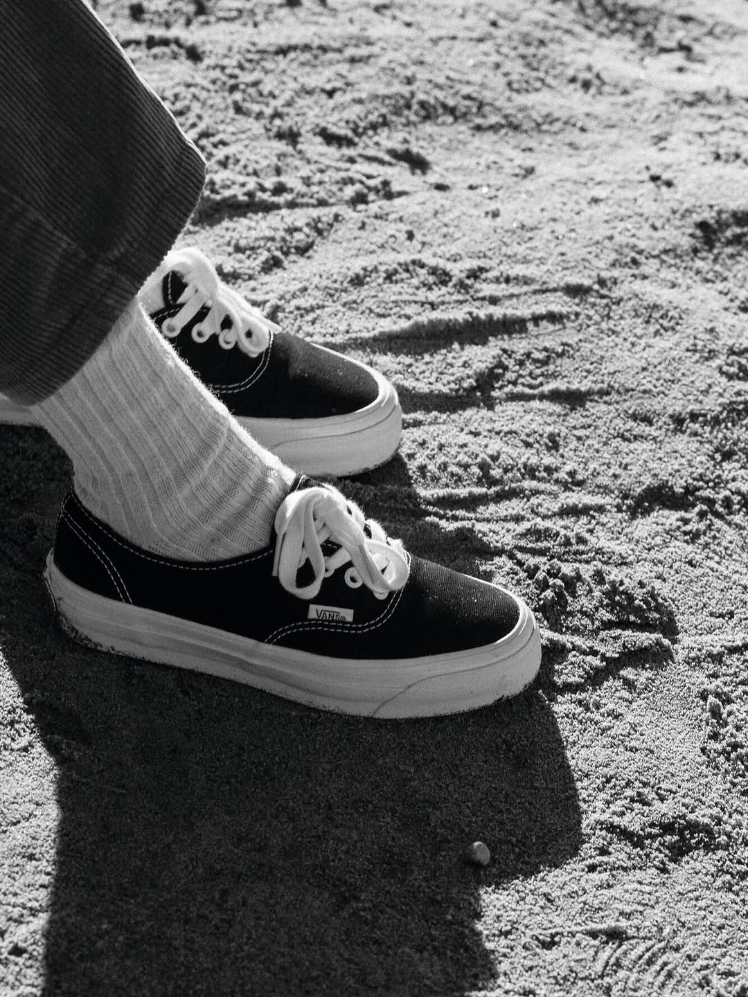 VANS PUTS MIKEY FEBRUARY IN THE PREMIUM AUTHENTIC (image 2)