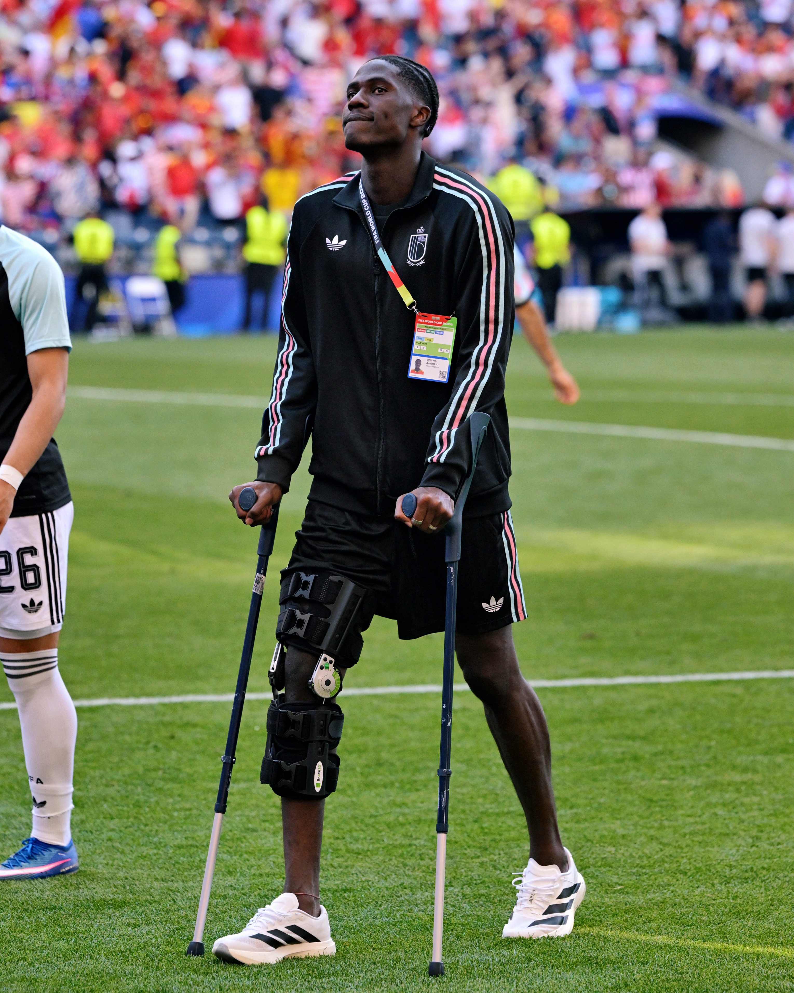 AMADOU ONANA TEARS ACL VS USA, OUT UP TO 8 MONTHS (image 2)