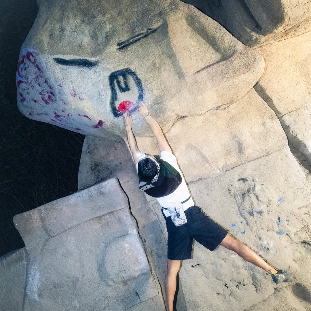 BRAIN DEAD EQUIPMENT CHALK BAGS HIT STORES IN 2026 (image 8)