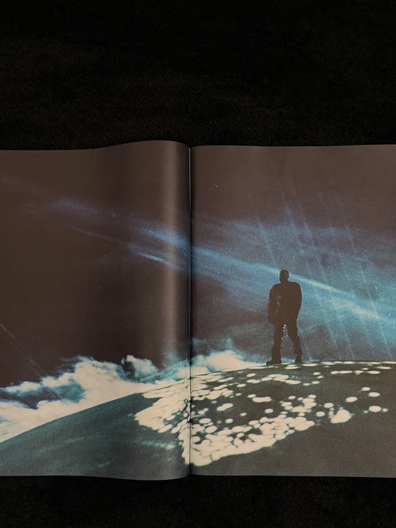 YE TOUR ZINE SURFACES DAY OF CHICAGO SOLDIER FIELD SHOW (image 5)
