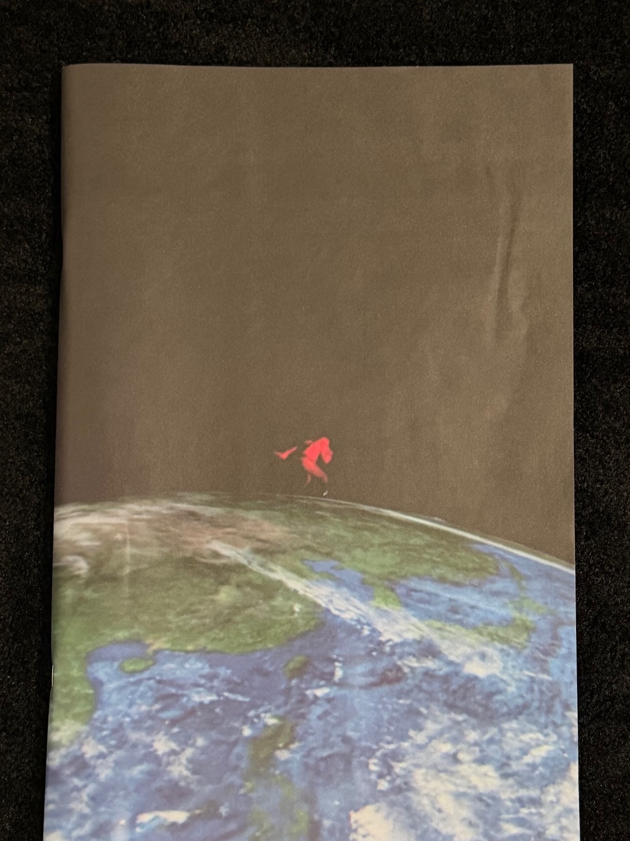 YE TOUR ZINE SURFACES DAY OF CHICAGO SOLDIER FIELD SHOW (image 6)