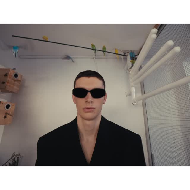 SAINT LAURENT FALL 2026 SELLS THE EMPTY ROOM (image 2)