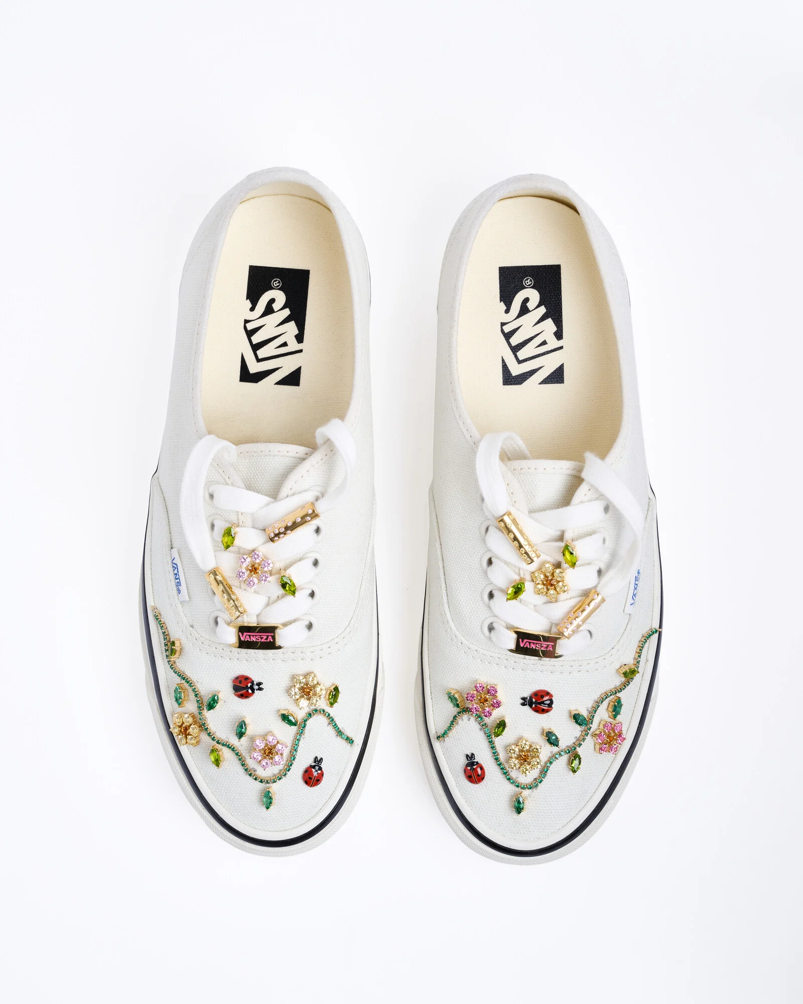 SZA JUST TURNED VANS INTO LUXURY JEWELRY (image 3)
