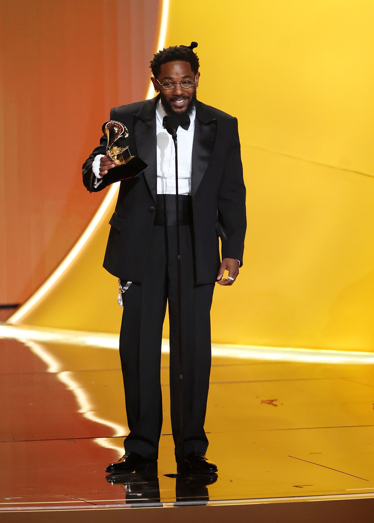 KENDRICK LAMAR BREAKS GRAMMYS RECORD WITH 26 WINS