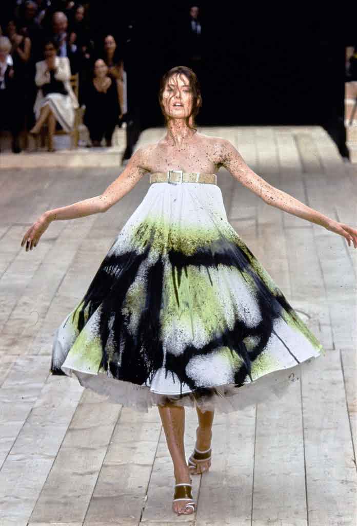 Alexander McQueen's Rise From East London to Fashion God (image 2)