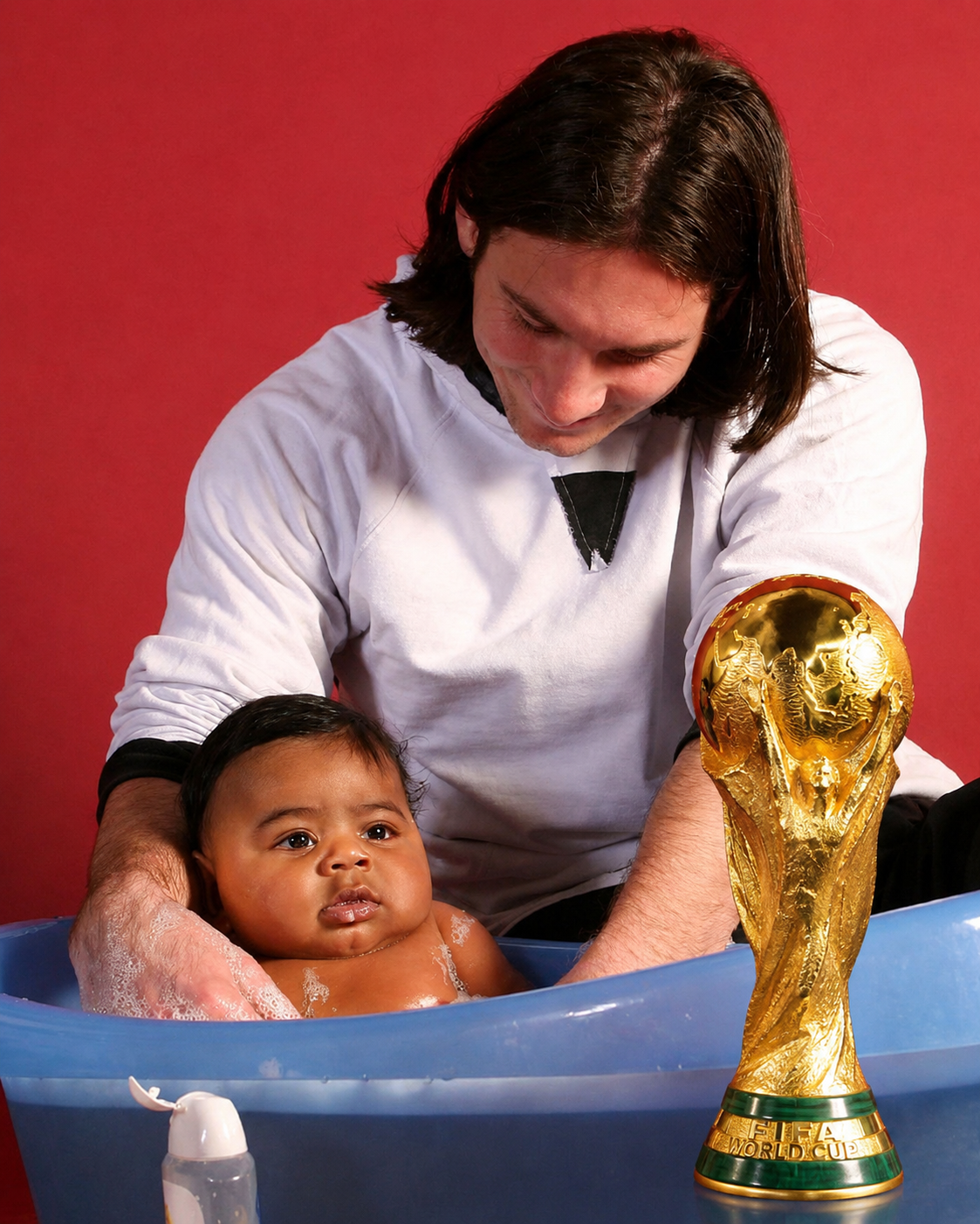 Lionel Messi photographed with a young Lamine Yamal in a 2007 Unicef calendar shoot