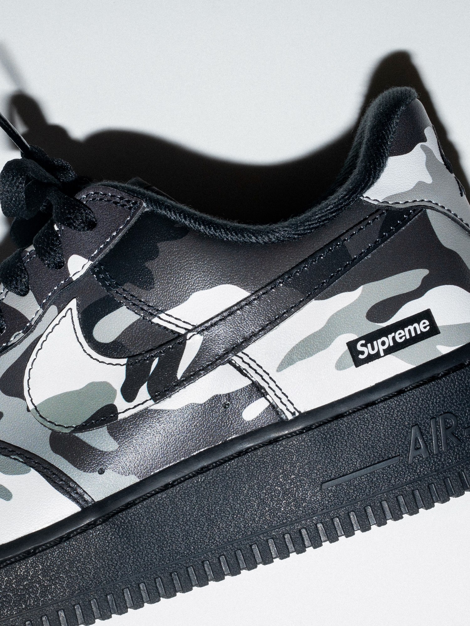 Supreme Puts Snow Camo on the Nike Air Force 1 Low for October 29 (image 2)
