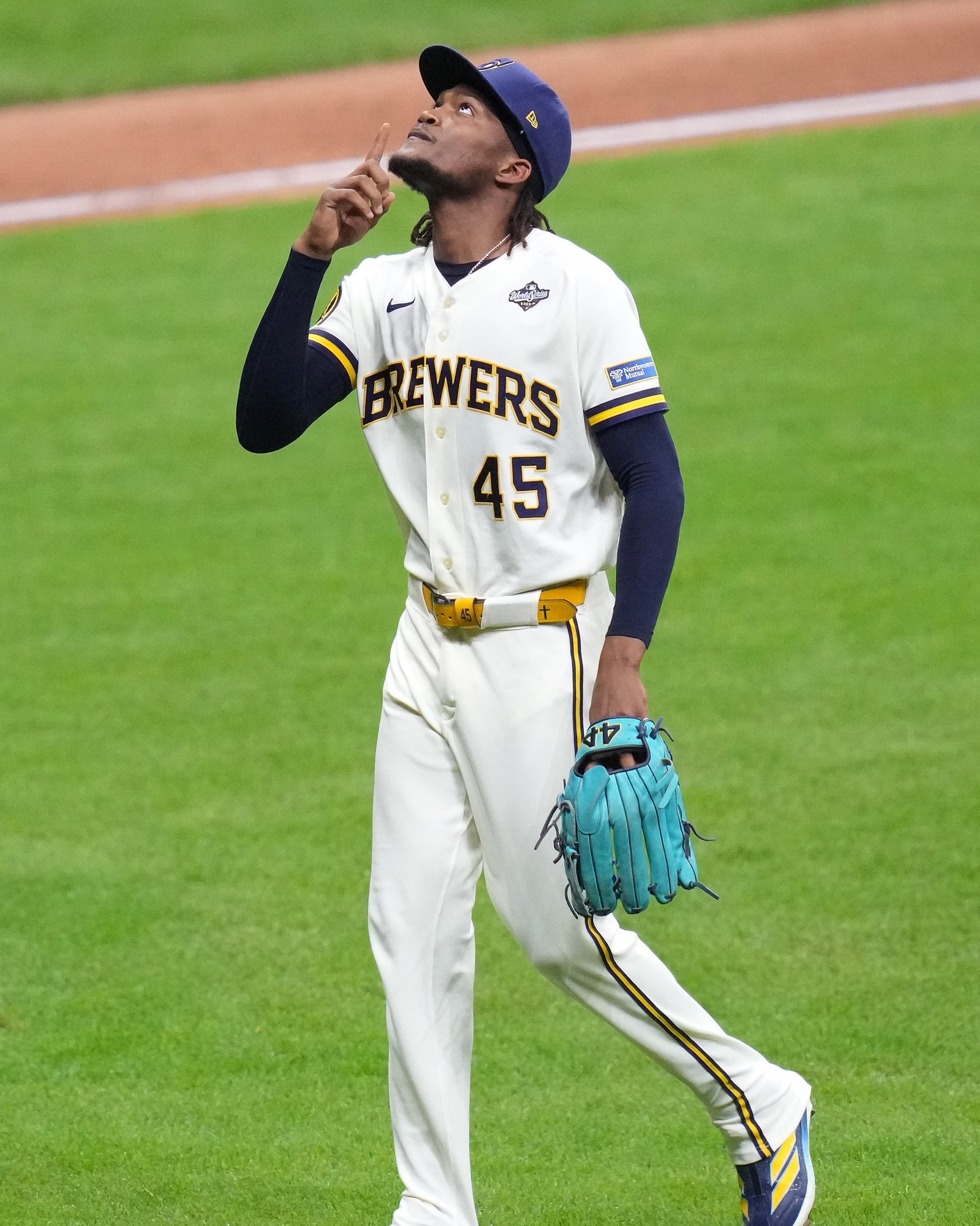 BREWERS TAKE GAME 1 OF A WORLD SERIES NEITHER TEAM HAS EVER WON (image 4)
